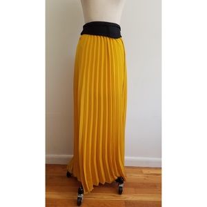 Zara yellow long fine pleated maxi skirt